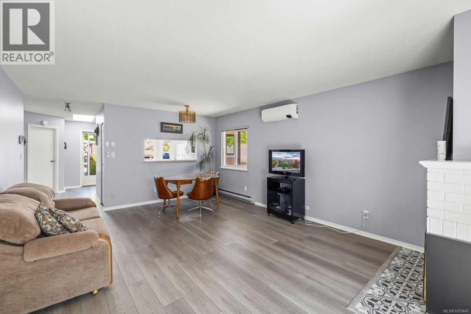 Photo 8 of 17 4120 Interurban Rd, Saanich BC
