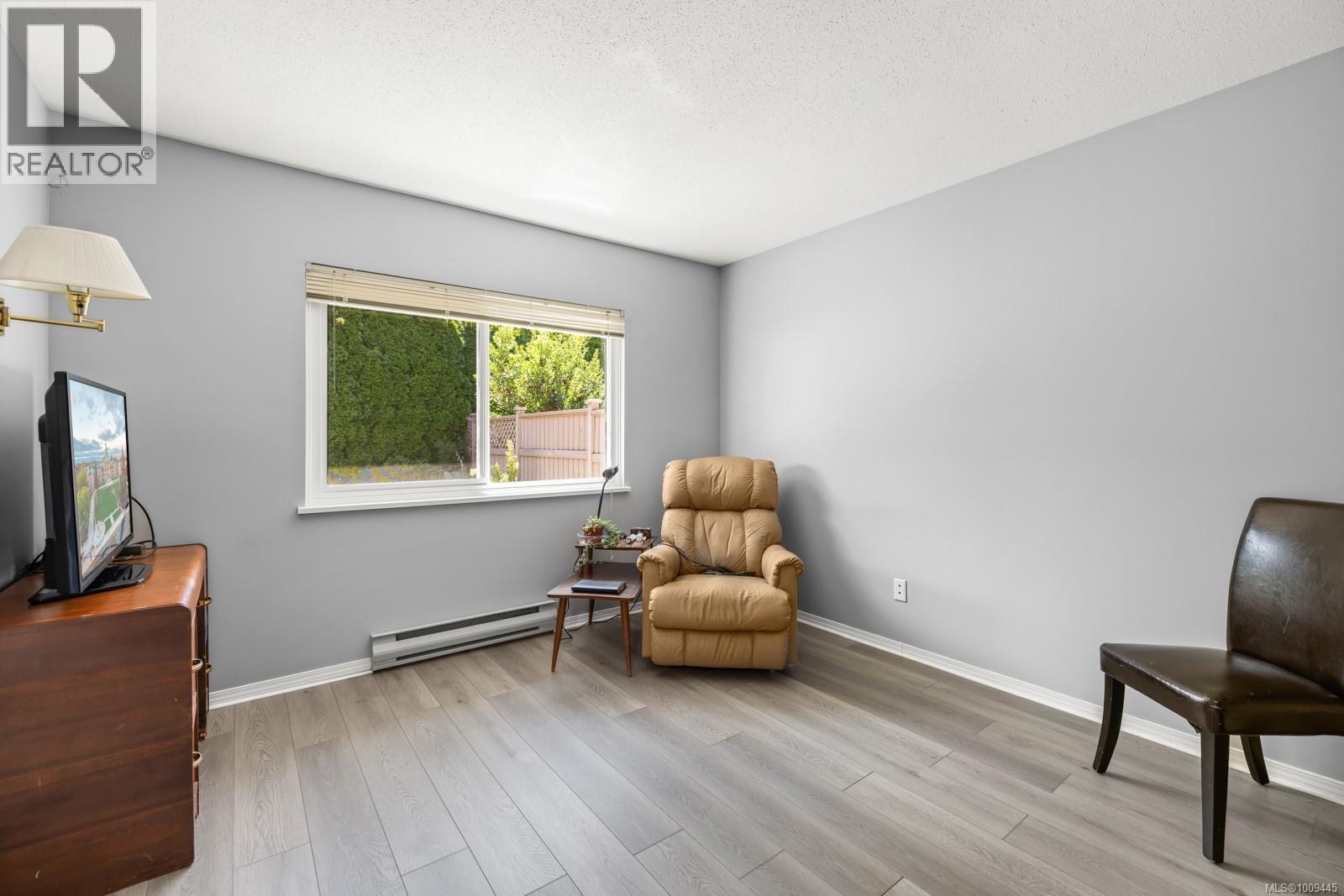 Photo 9 of 17 4120 Interurban Rd, Saanich BC