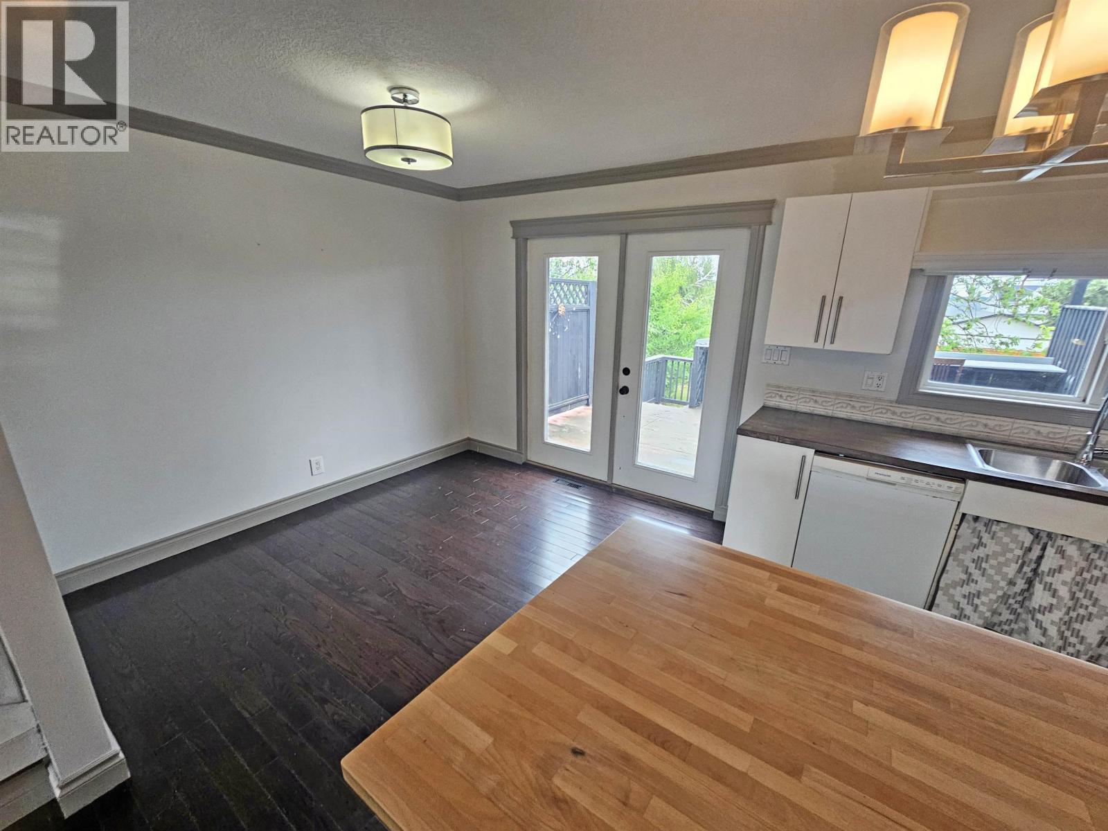 Photo 8 of 10016 110 Avenue, Fort St John BC