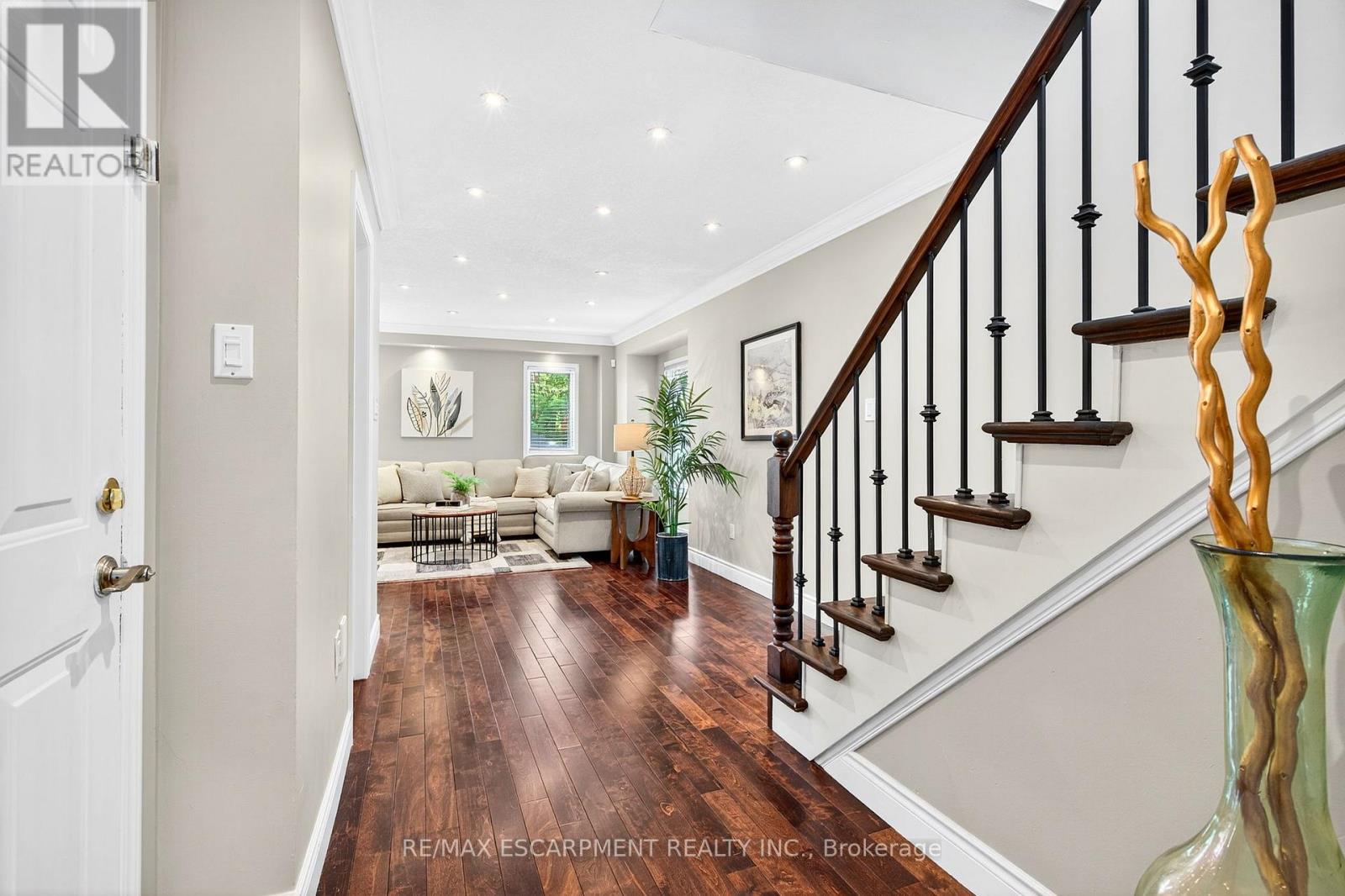 Photo 22 of 2 Newell Court, Hamilton ON