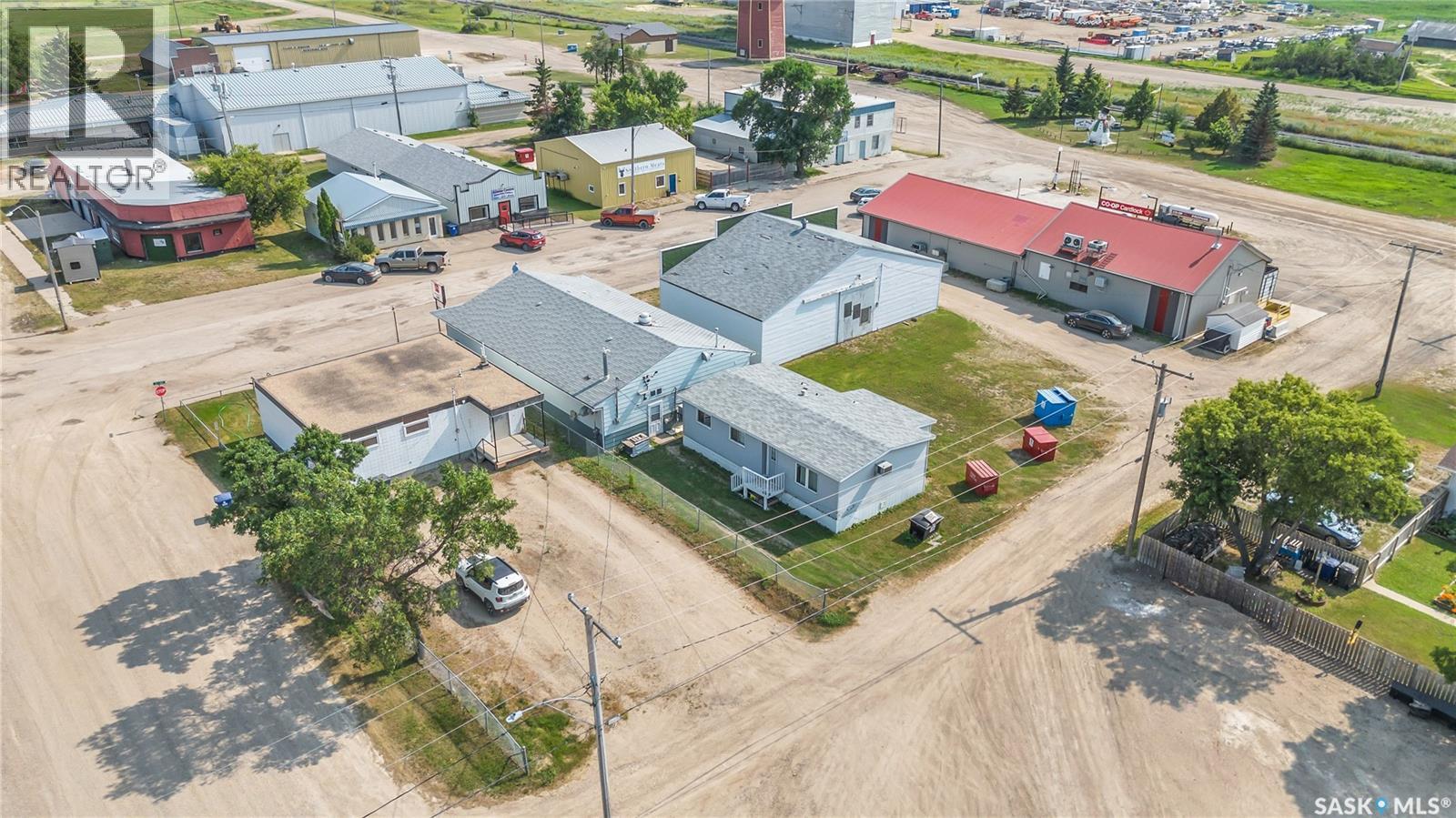 Photo 10 of 702 3rd Street, Kenaston SK