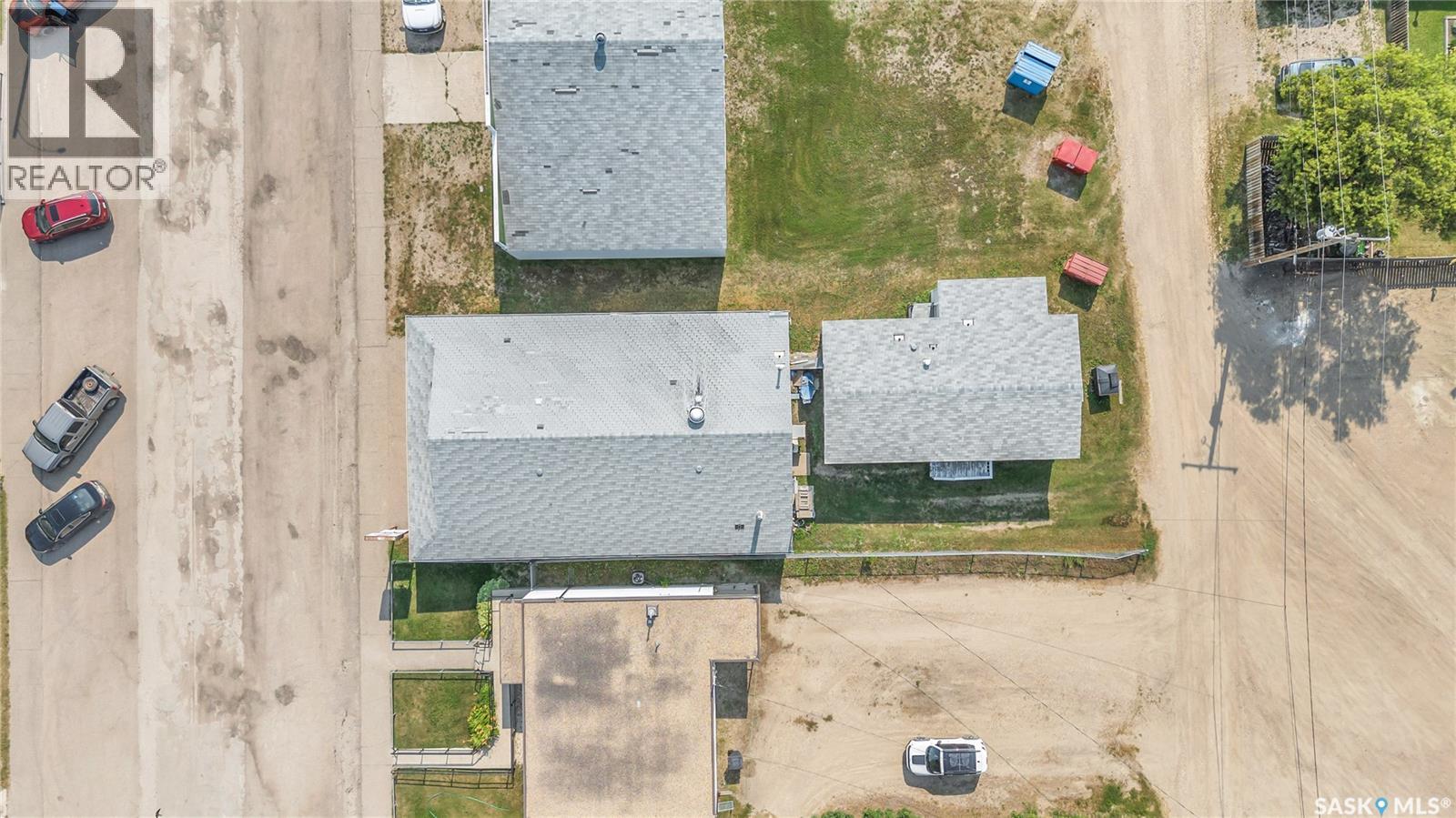 Photo 4 of 702 3rd Street, Kenaston SK
