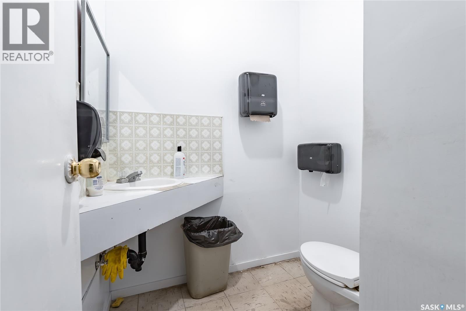 Photo 5 of 702 3rd Street, Kenaston SK