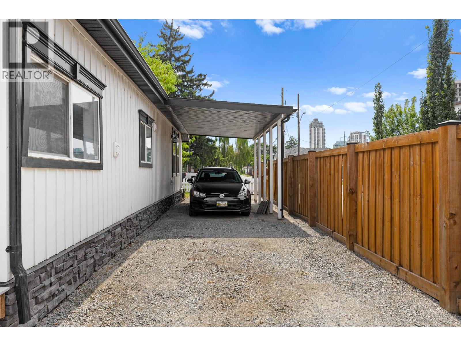 Photo 13 of 726 Coronation Avenue, Kelowna BC