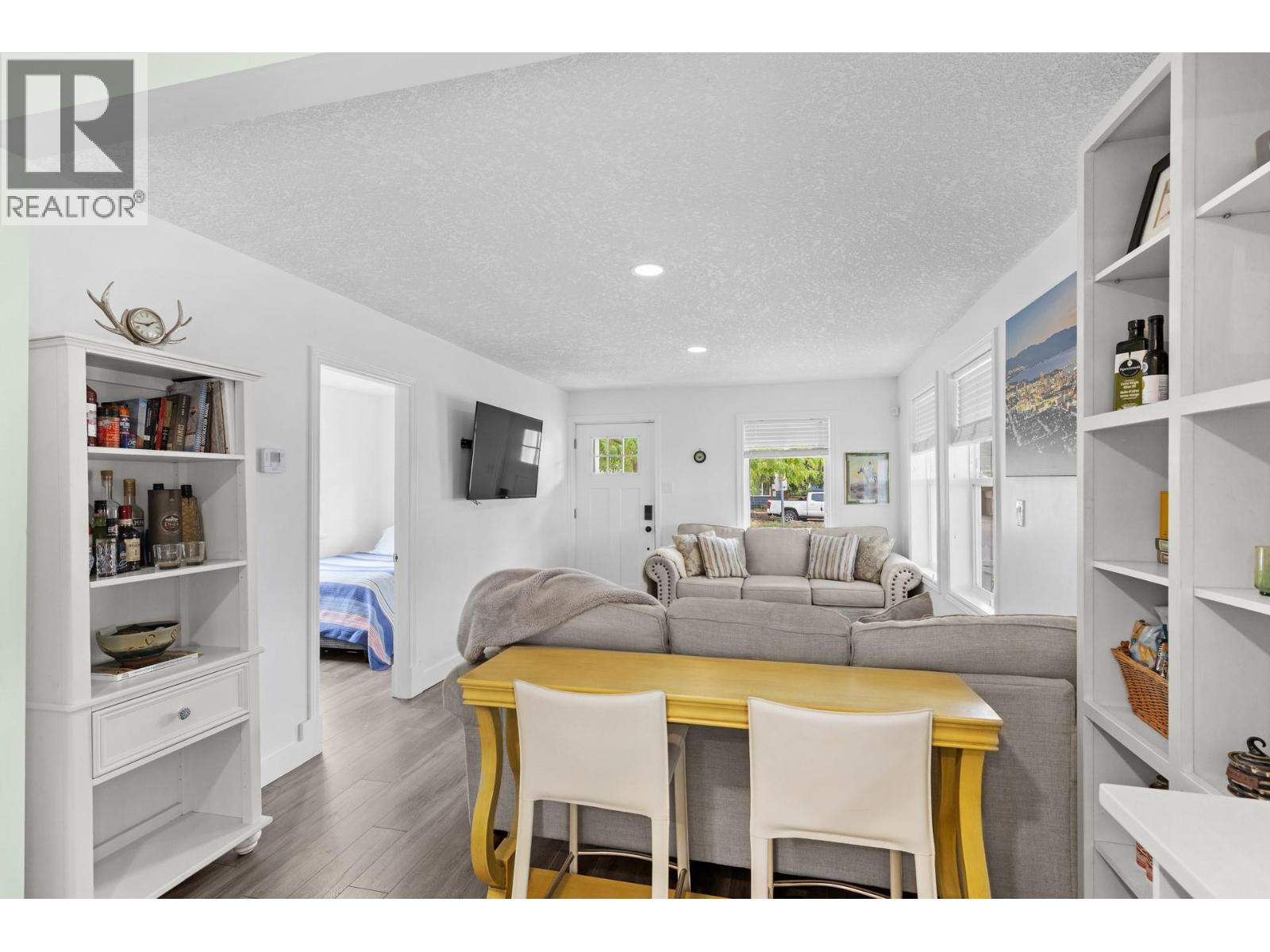 Photo 18 of 726 Coronation Avenue, Kelowna BC