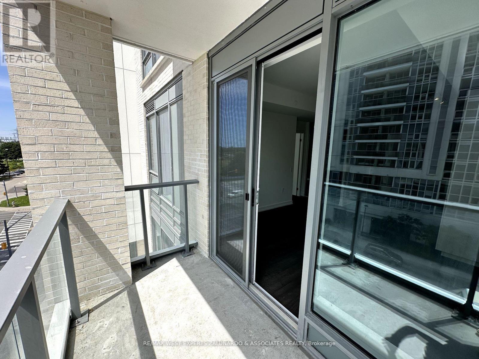 Photo 2 of 516 8 Olympic Garden Drive, Toronto ON