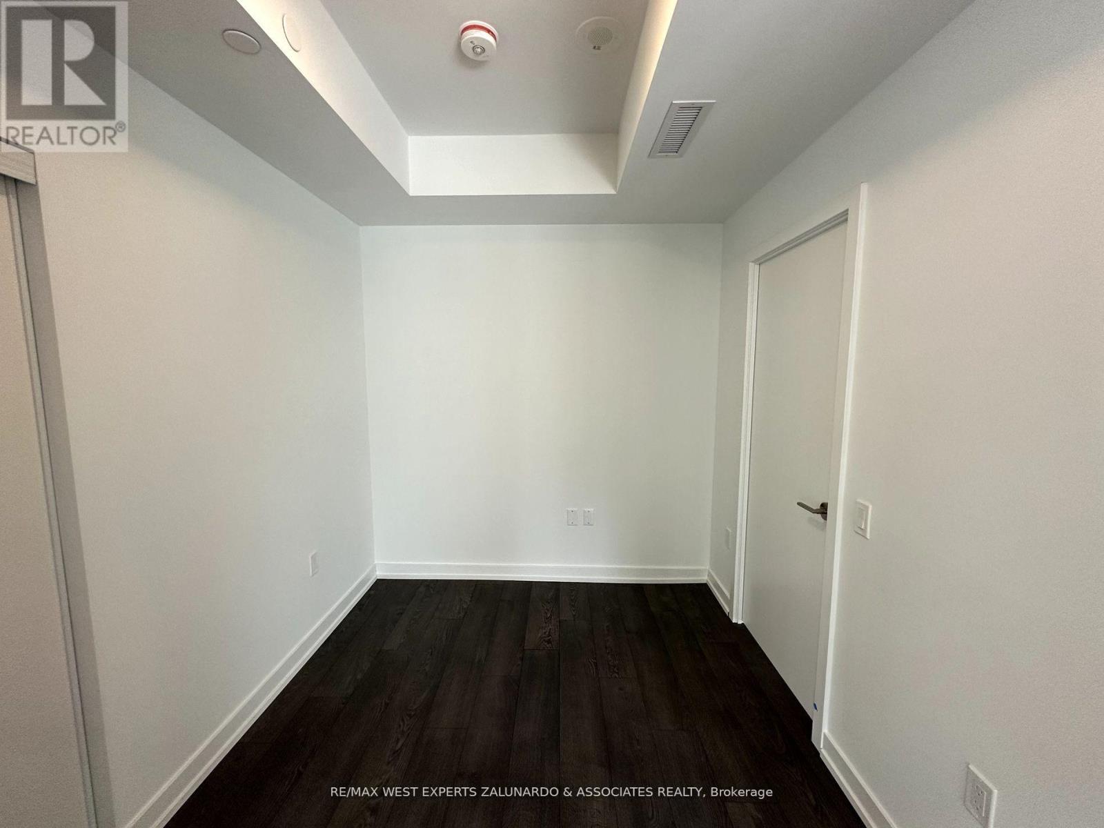 Photo 21 of 516 8 Olympic Garden Drive, Toronto ON