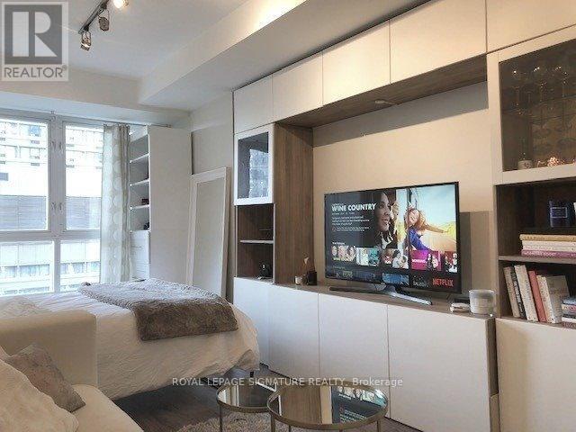 Photo 7 of 1906 55 Bloor Street E, Toronto ON
