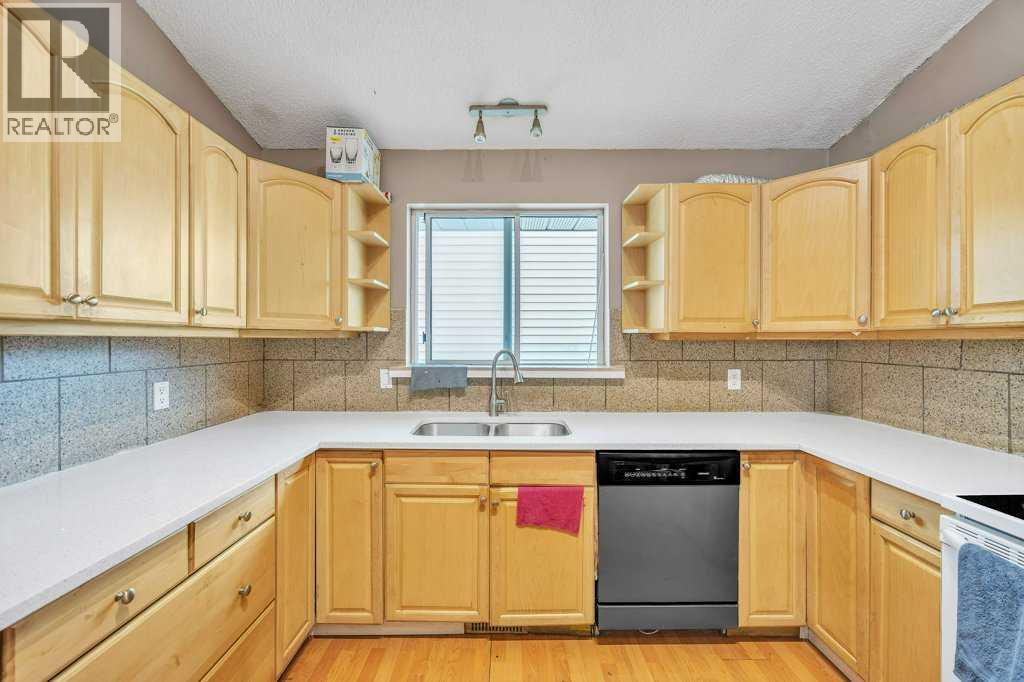 Photo 3 of 32 Martindale Boulevard Ne, Calgary AB