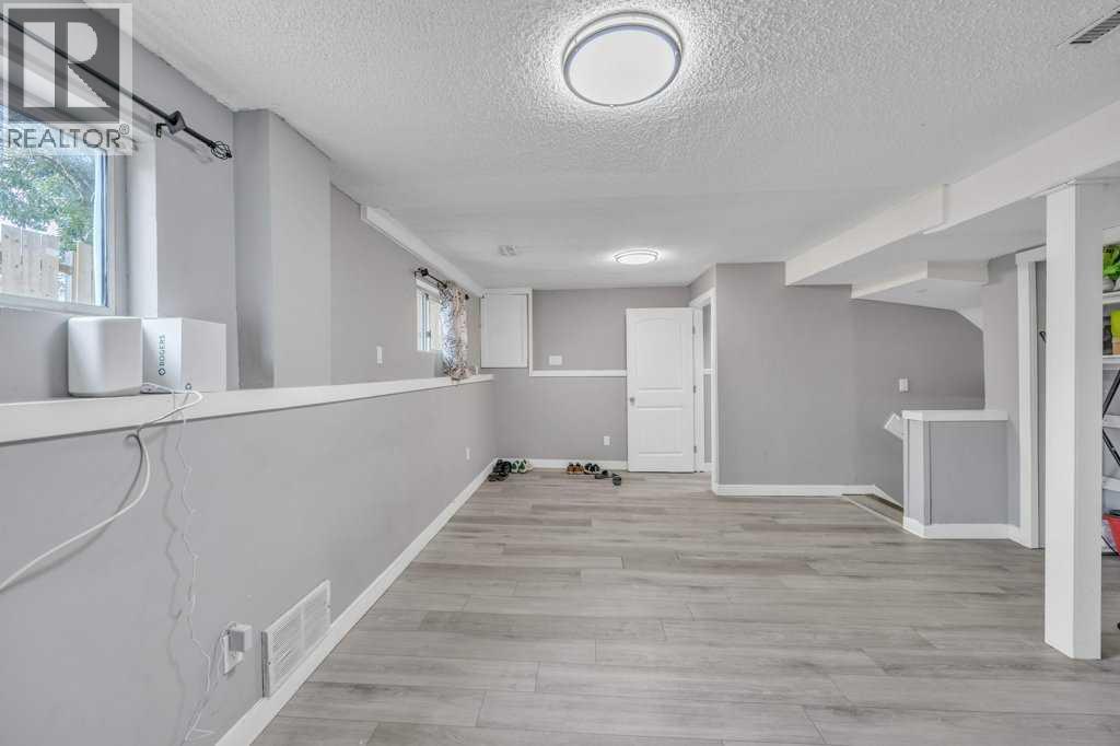 Photo 16 of 32 Martindale Boulevard Ne, Calgary AB