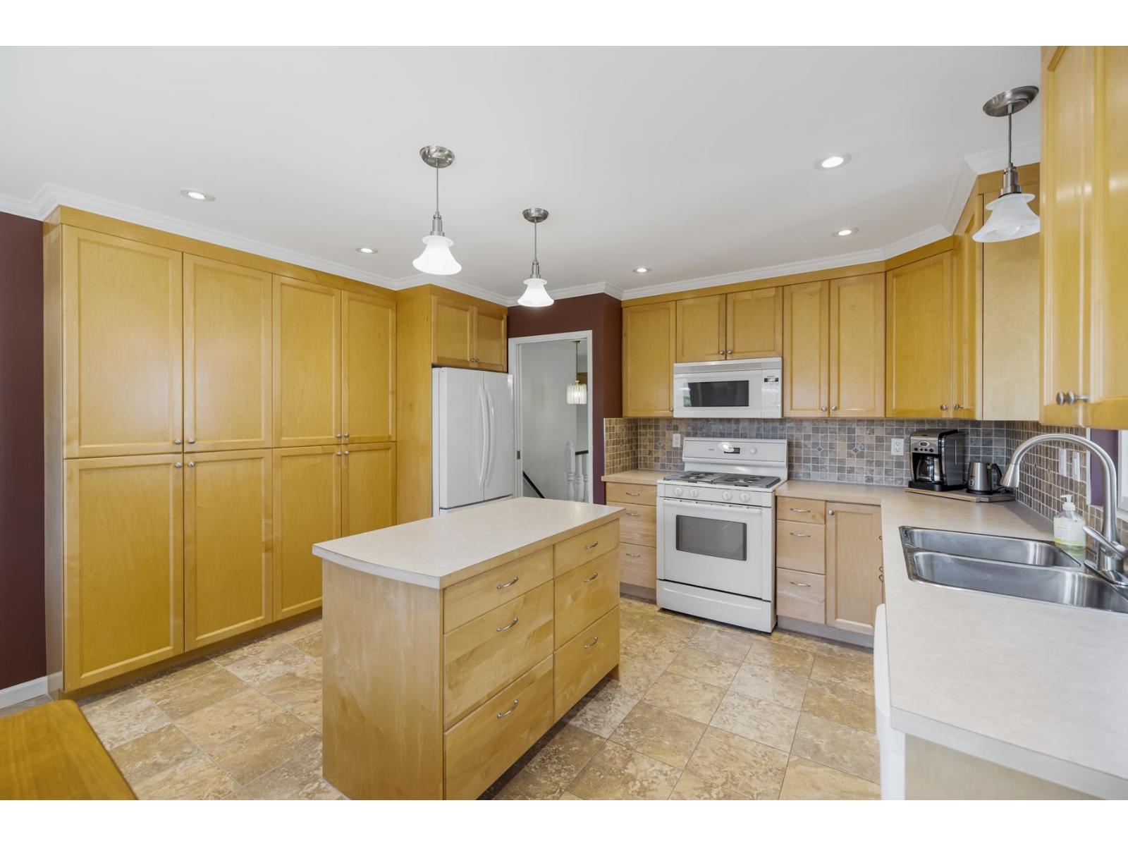 Photo 9 of 7784 Wansford Drive, Delta BC