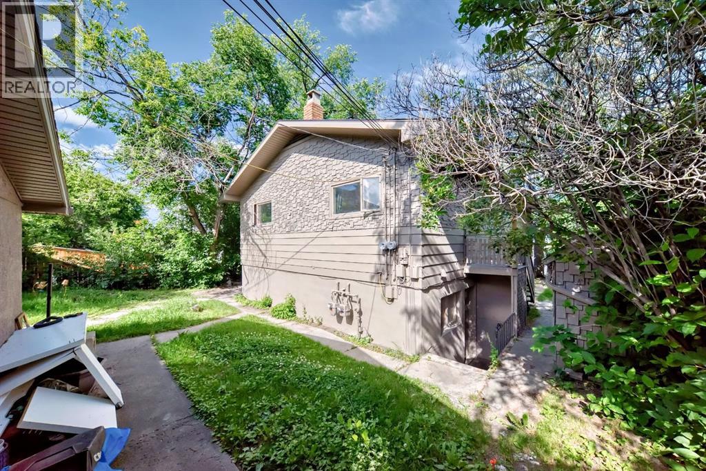 Photo 4 of 2303 16 A Street Sw, Calgary AB