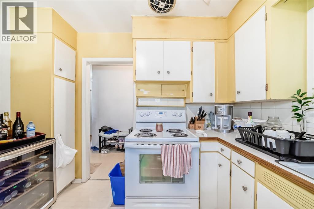 Photo 2 of 2303 16 A Street Sw, Calgary AB