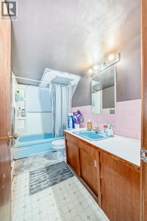 Photo 15 of 2303 16 A Street Sw, Calgary AB