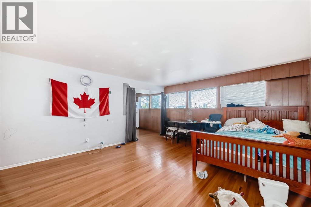 Photo 30 of 2303 16 A Street Sw, Calgary AB