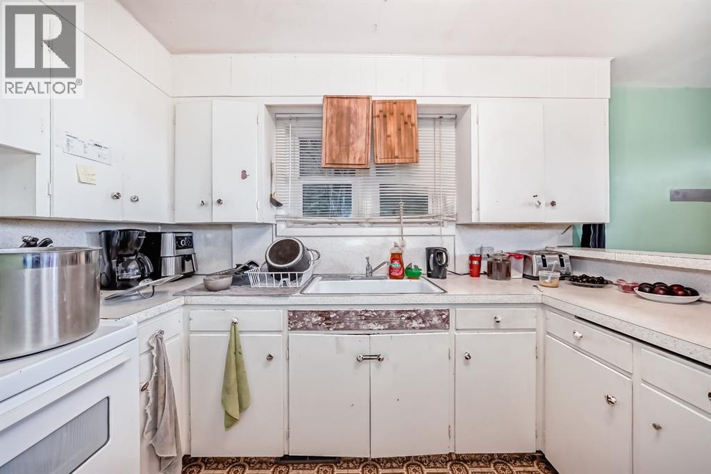 Photo 9 of 2303 16 A Street Sw, Calgary AB