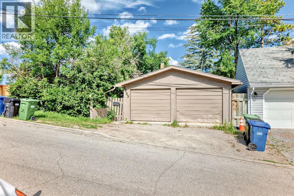 Photo 5 of 2303 16 A Street Sw, Calgary AB