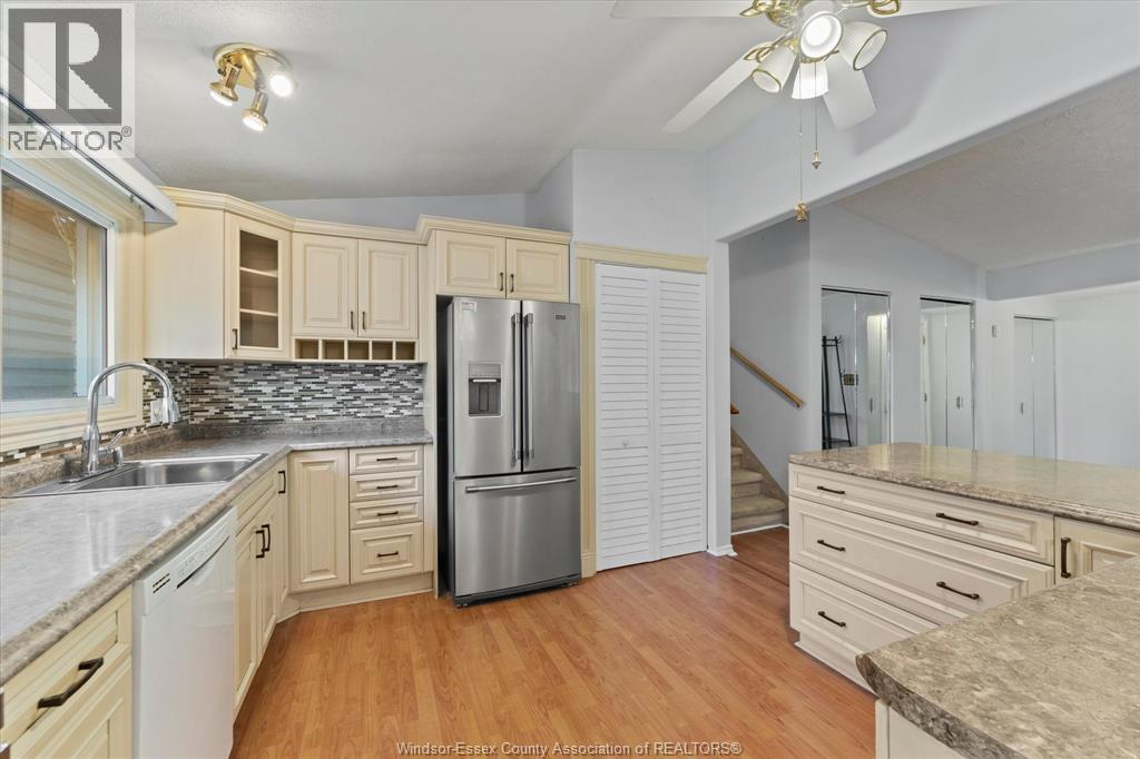 Photo 13 of 836 Greendale Drive, Windsor ON