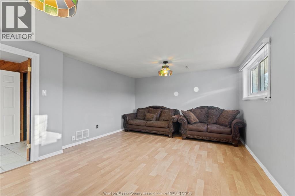 Photo 20 of 836 Greendale Drive, Windsor ON