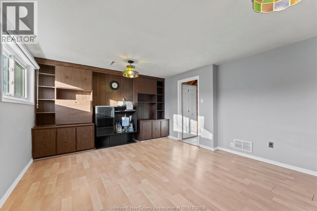 Photo 21 of 836 Greendale Drive, Windsor ON