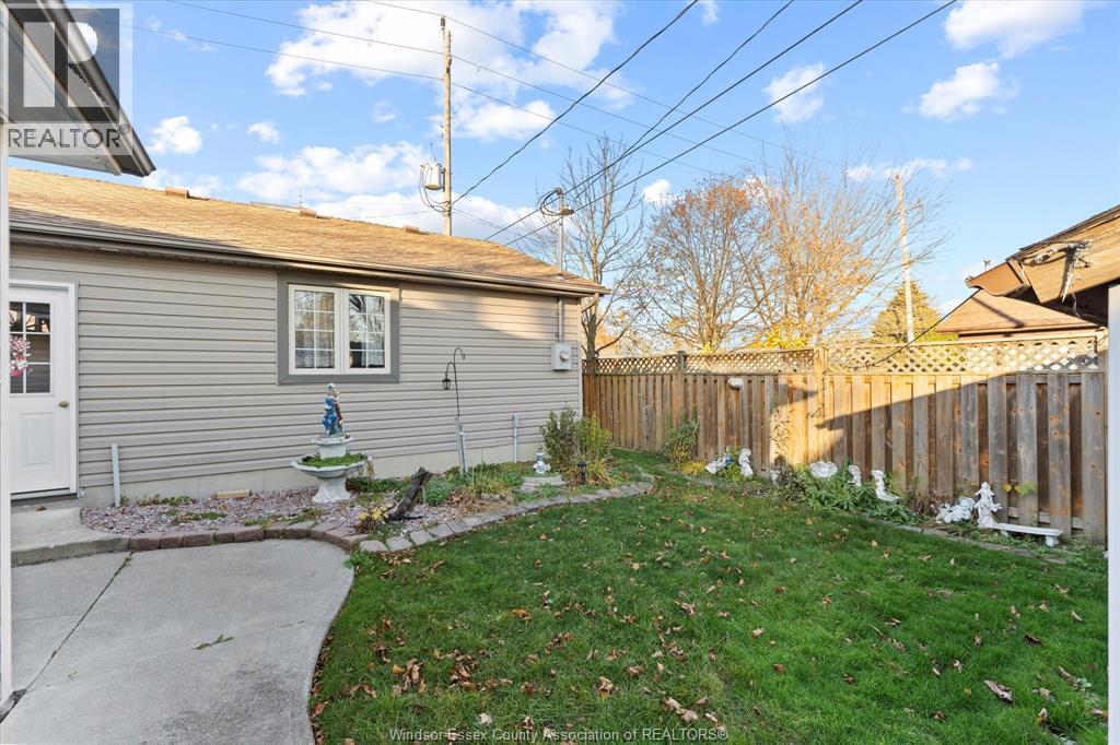 Photo 26 of 836 Greendale Drive, Windsor ON