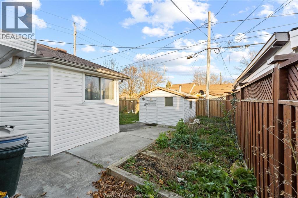 Photo 28 of 836 Greendale Drive, Windsor ON