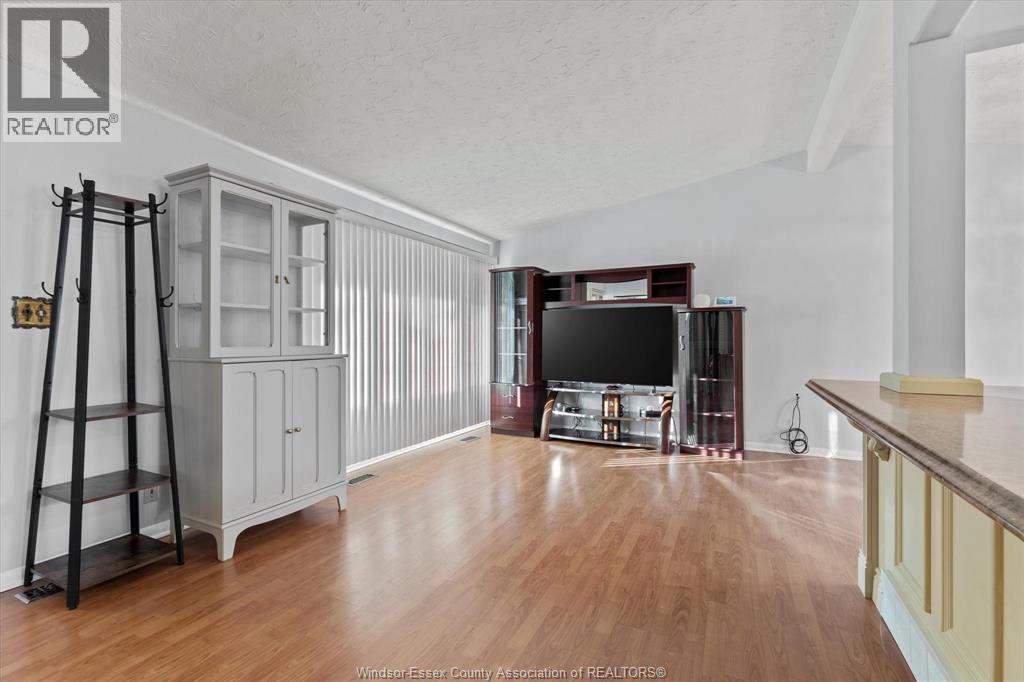 Photo 7 of 836 Greendale Drive, Windsor ON