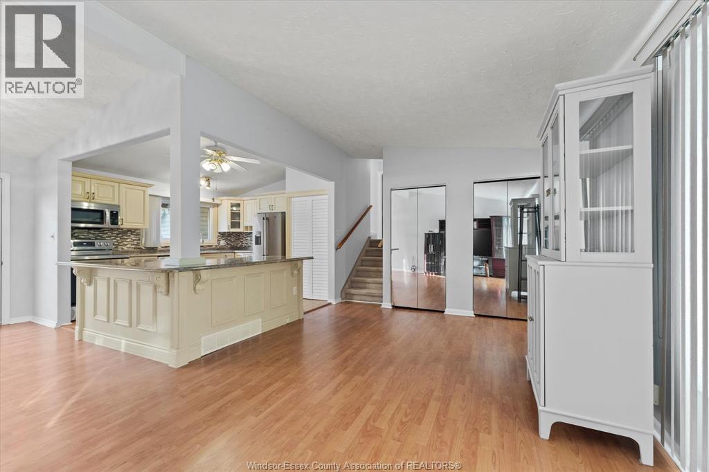 Photo 9 of 836 Greendale Drive, Windsor ON