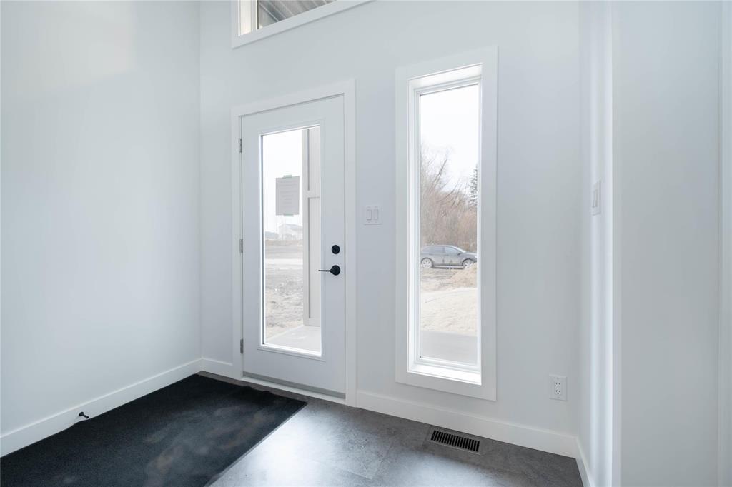 Photo 4 of 43 Gleneagles Street, Niverville MB