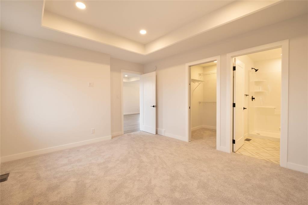 Photo 17 of 43 Gleneagles Street, Niverville MB