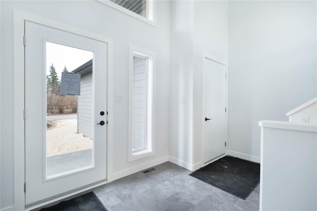 Photo 25 of 43 Gleneagles Street, Niverville MB