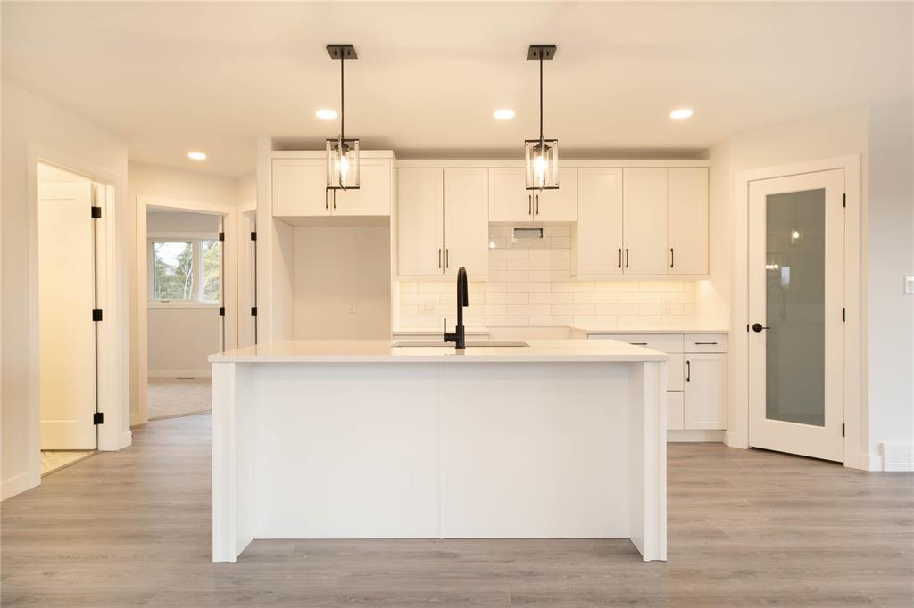 Photo 5 of 43 Gleneagles Street, Niverville MB