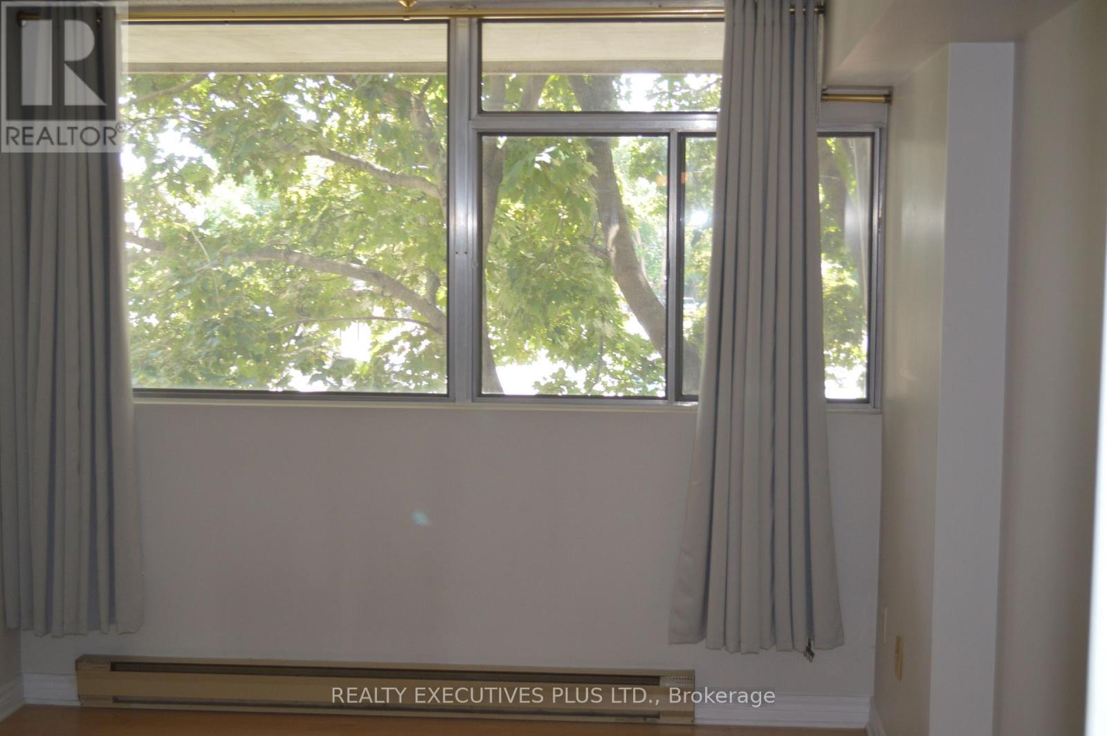 Photo 23 of 403 530 Laurier Avenue W, Ottawa ON
