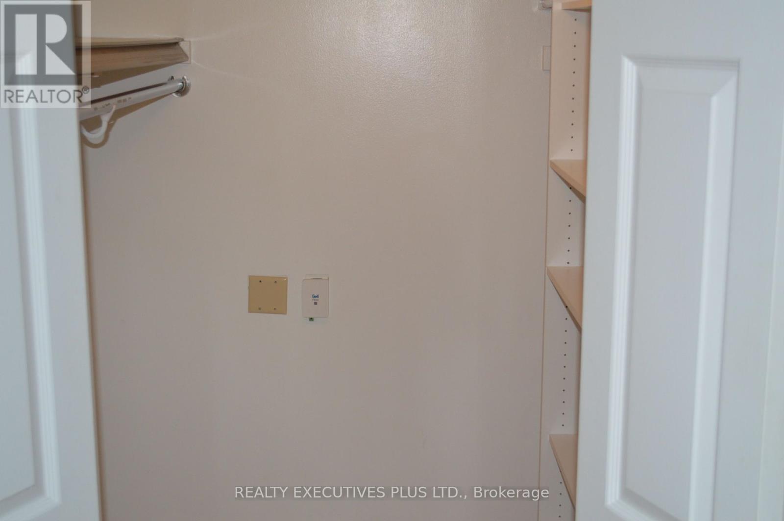 Photo 4 of 403 530 Laurier Avenue W, Ottawa ON