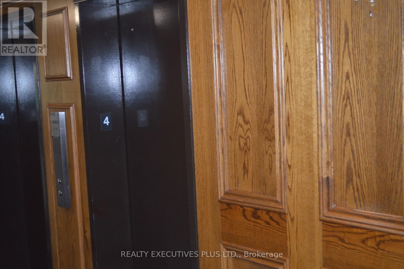 Photo 28 of 403 530 Laurier Avenue W, Ottawa ON