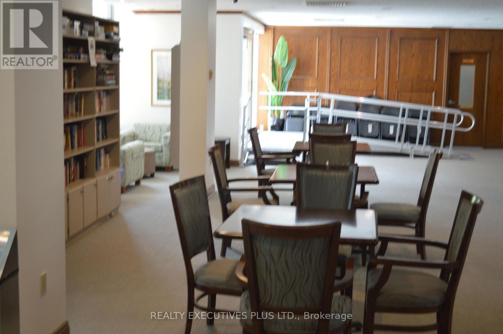 Photo 33 of 403 530 Laurier Avenue W, Ottawa ON