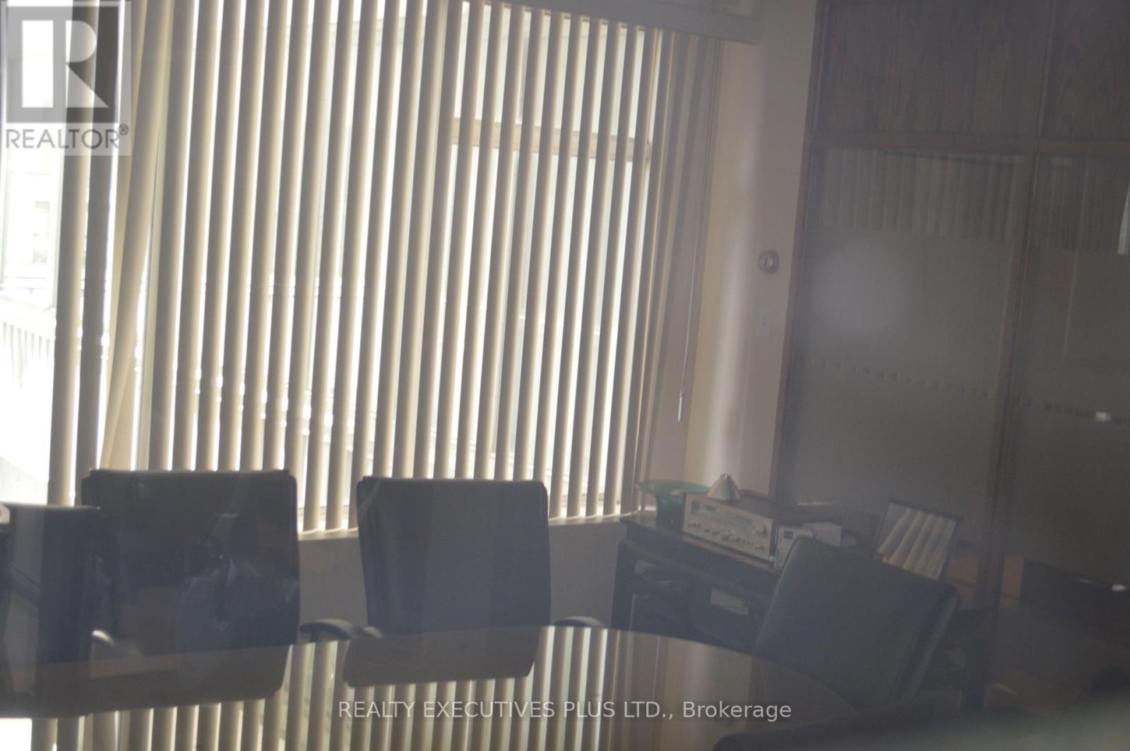 Photo 27 of 403 530 Laurier Avenue W, Ottawa ON