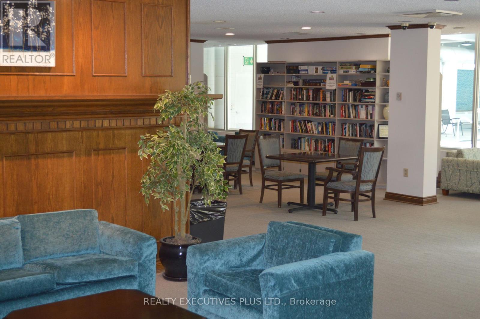 Photo 36 of 403 530 Laurier Avenue W, Ottawa ON