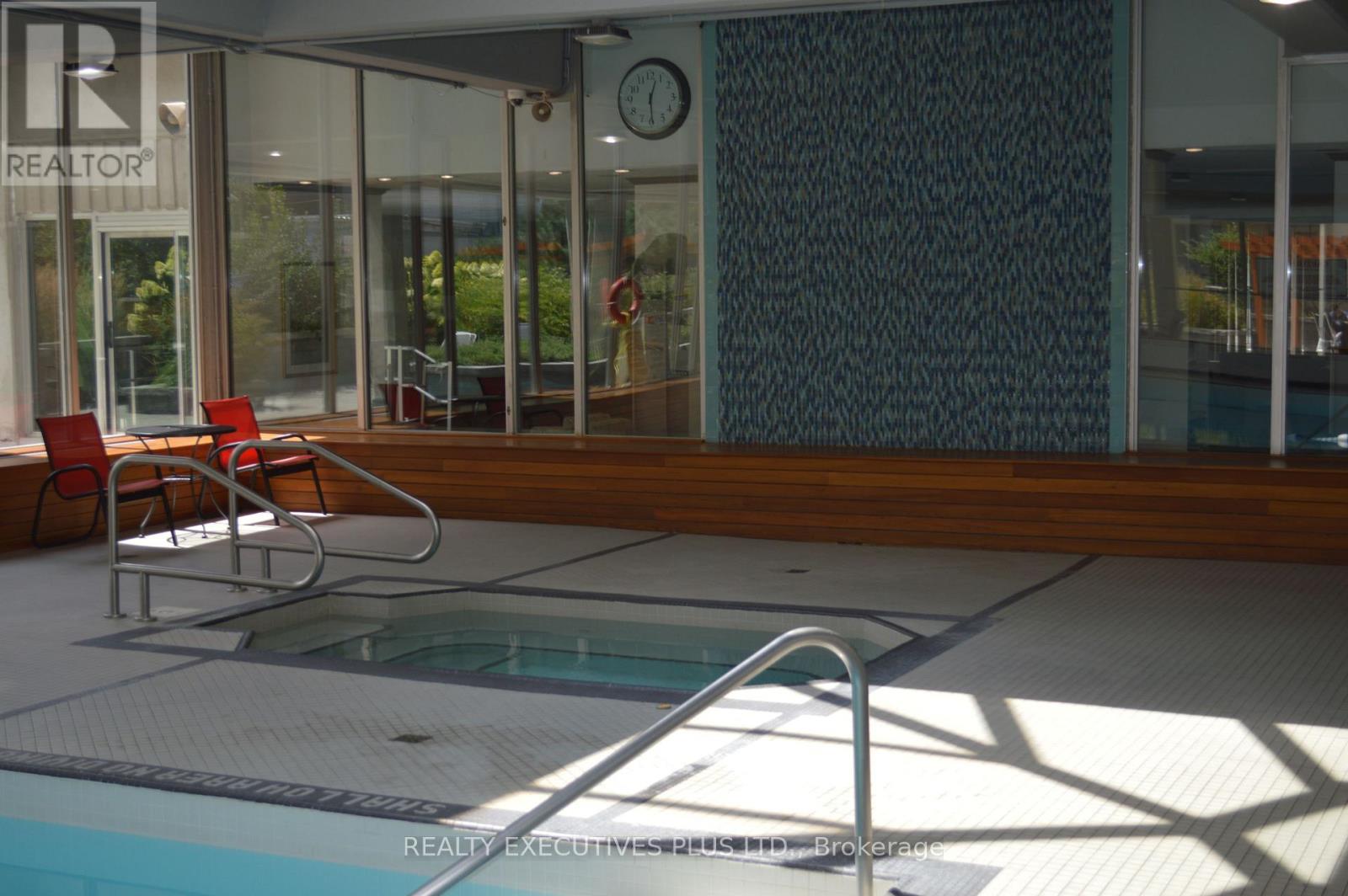Photo 1 of 403 530 Laurier Avenue W, Ottawa ON