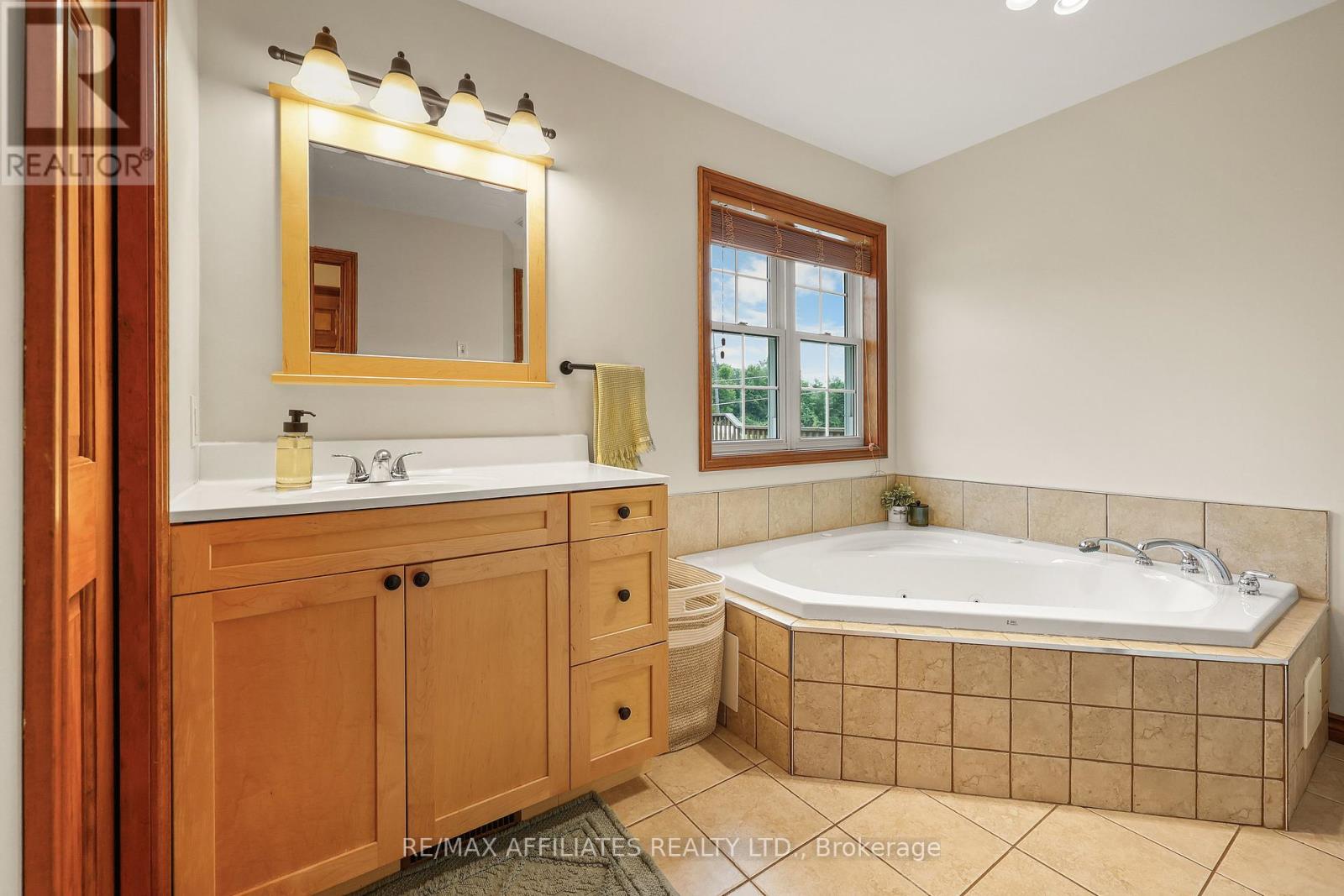 Photo 16 of 21 Leeland Drive, Rideau Lakes ON