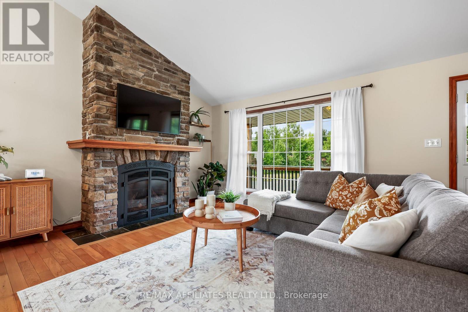 Photo 5 of 21 Leeland Drive, Rideau Lakes ON