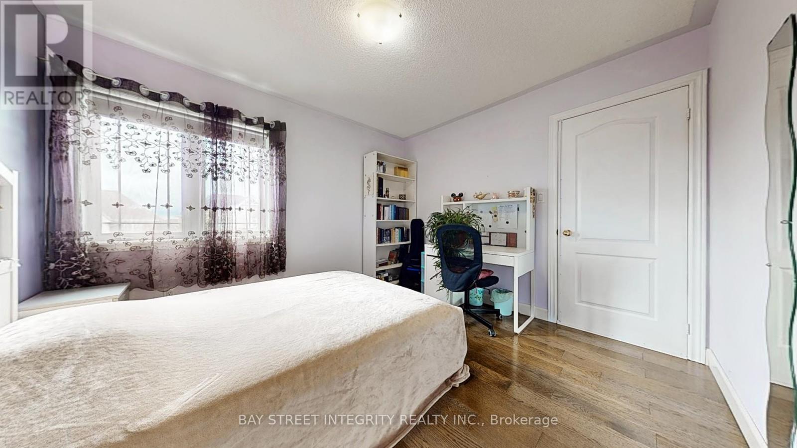 Photo 21 of 24 Ian Drive, Georgina ON