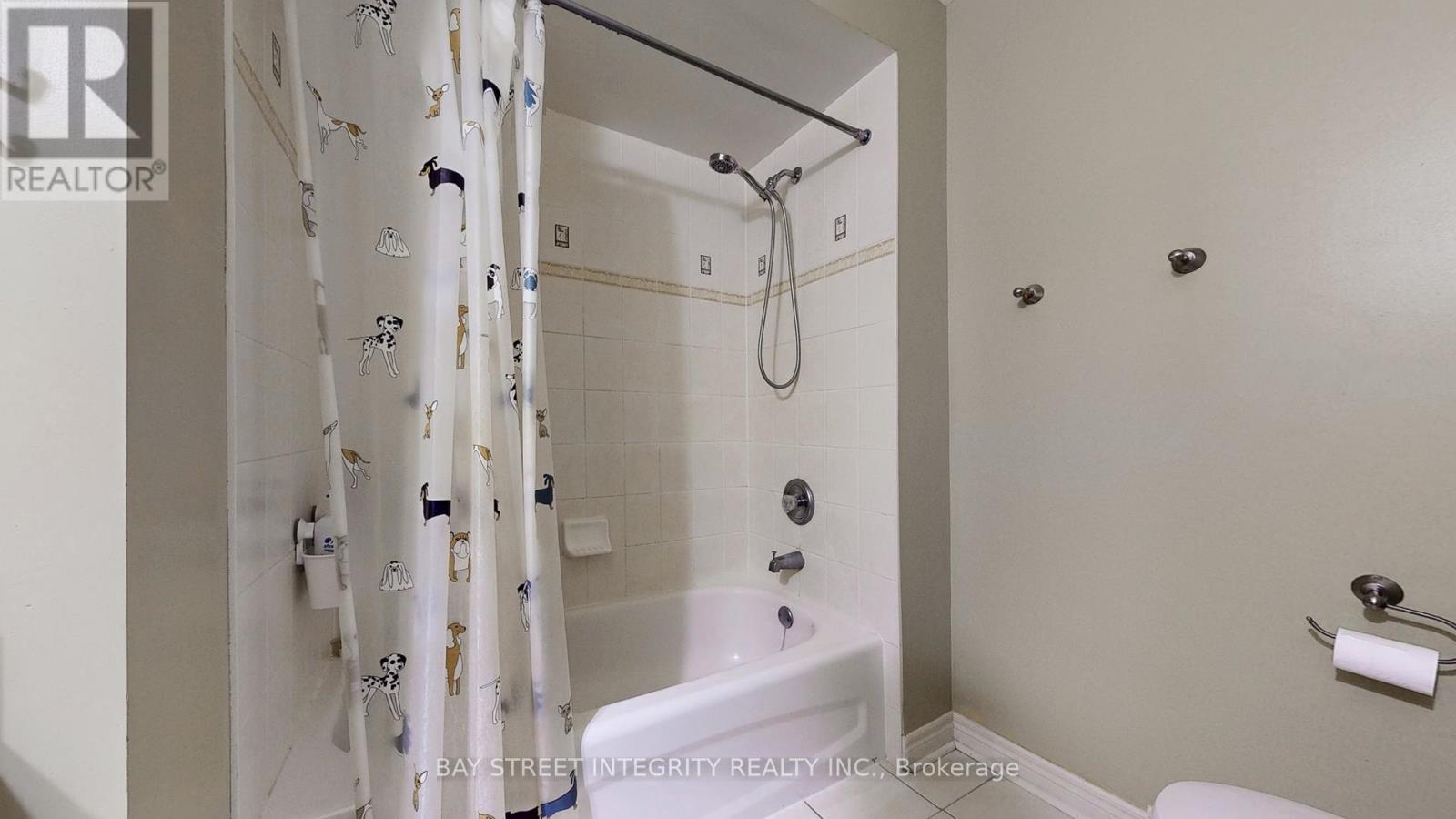 Photo 7 of 24 Ian Drive, Georgina ON
