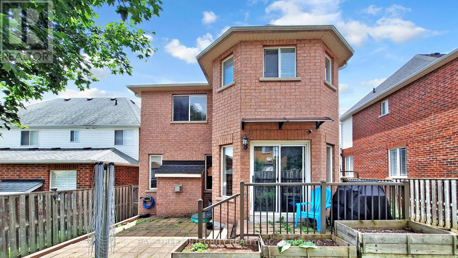 Photo 3 of 24 Ian Drive, Georgina ON