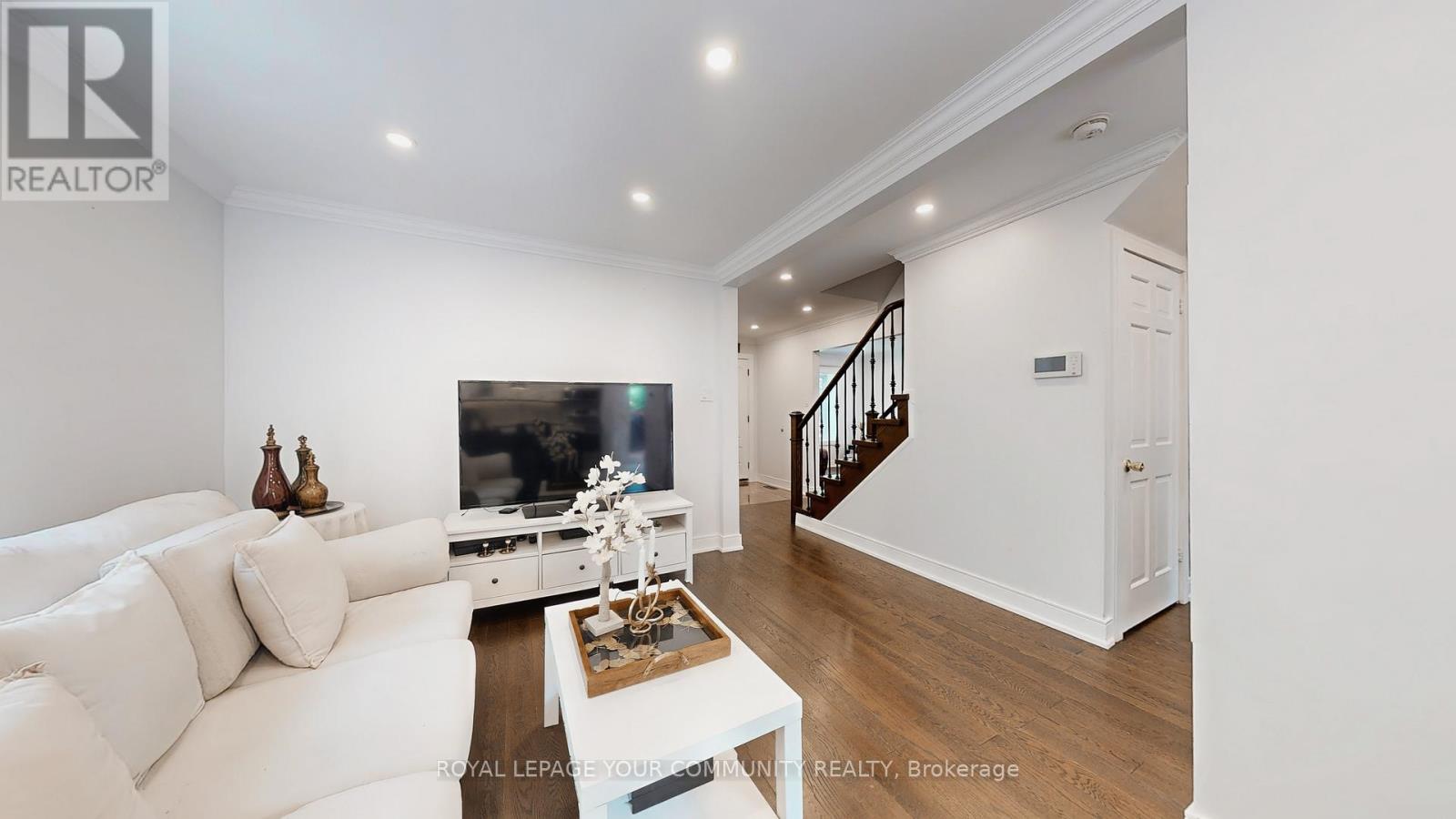 Photo 10 of 57 Braeburn Drive, Markham ON