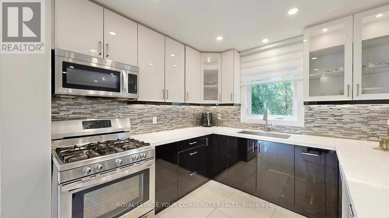 Photo 12 of 57 Braeburn Drive, Markham ON
