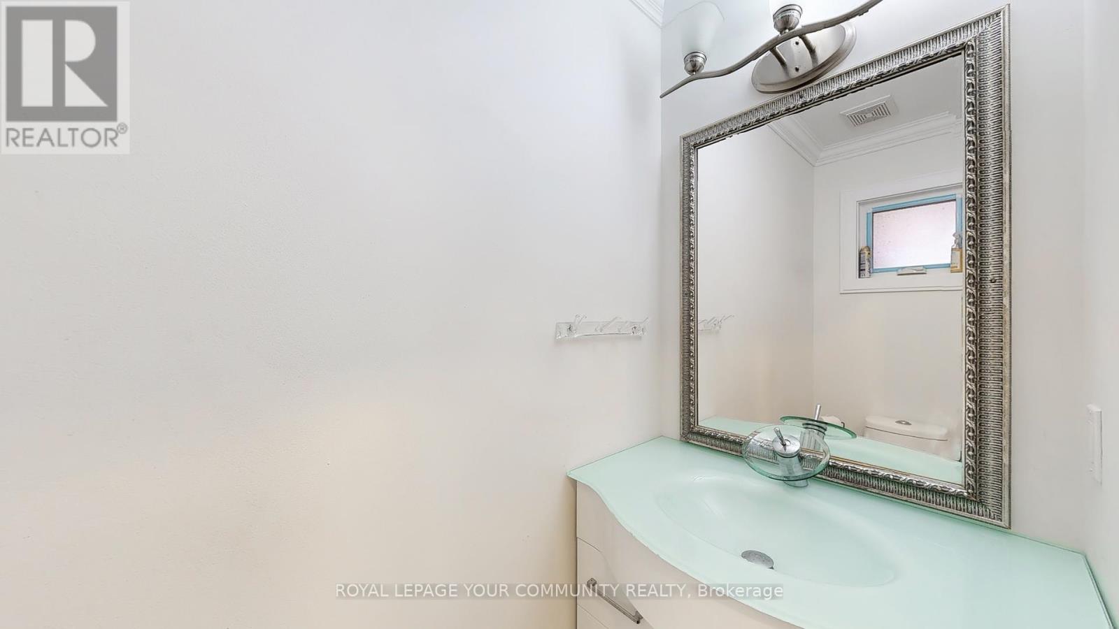 Photo 15 of 57 Braeburn Drive, Markham ON