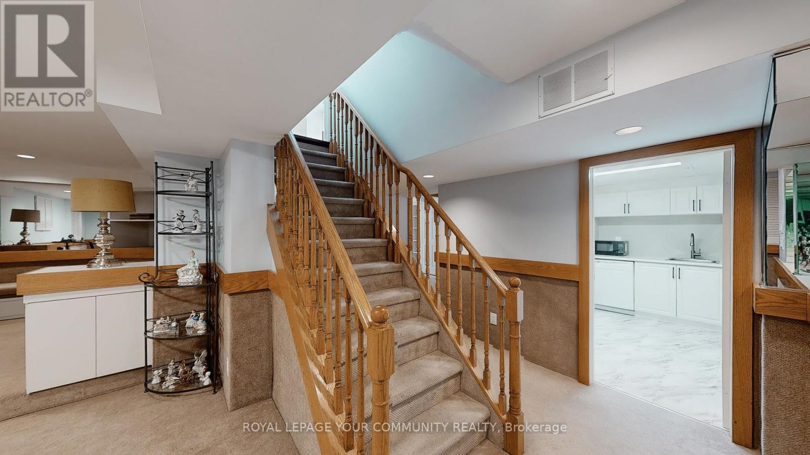 Photo 27 of 57 Braeburn Drive, Markham ON