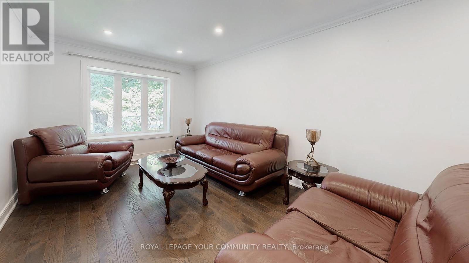 Photo 5 of 57 Braeburn Drive, Markham ON