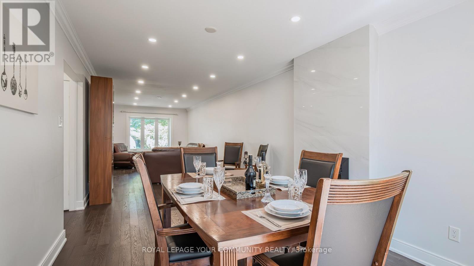 Photo 8 of 57 Braeburn Drive, Markham ON